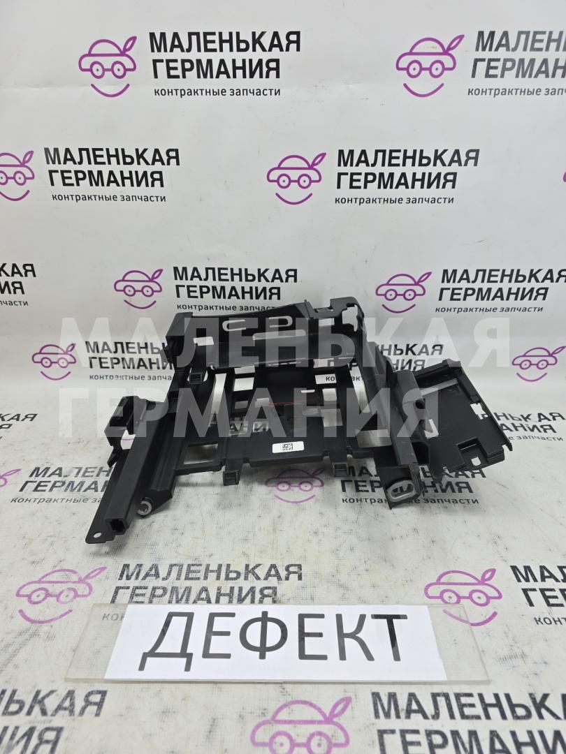 кронштейн блока управления BMW 5 серия G30/G31 G30 2018, 2.0 л., B48 B20 A, бензин, АКПП, a96 mineral-weiss metallic, седан, задний привод, правый руль, 12908605530, 8605530 - фото №1
