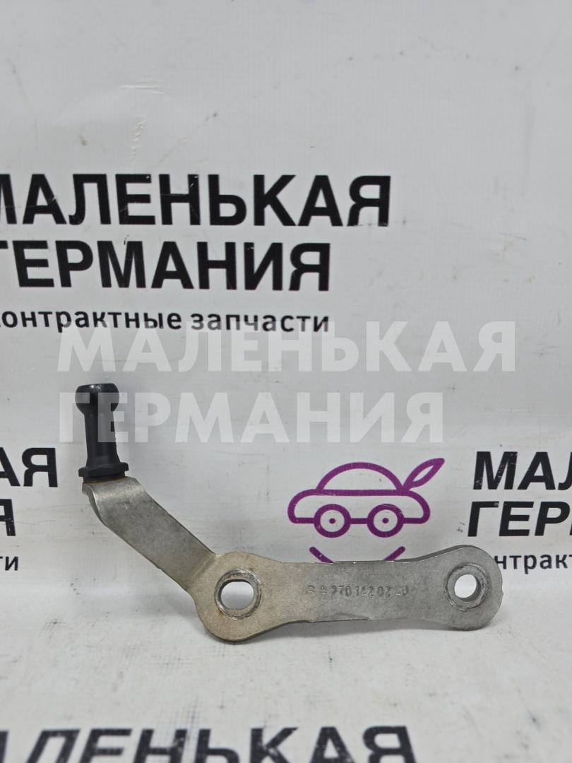 кронштейн глушителя Mercedes-Benz A-Класс W176 2013, 2.0 л., M 270.920, бензин, робот, серый, хетчбэк 5 дв., передний привод, правый руль, A2701420240 - фото №1