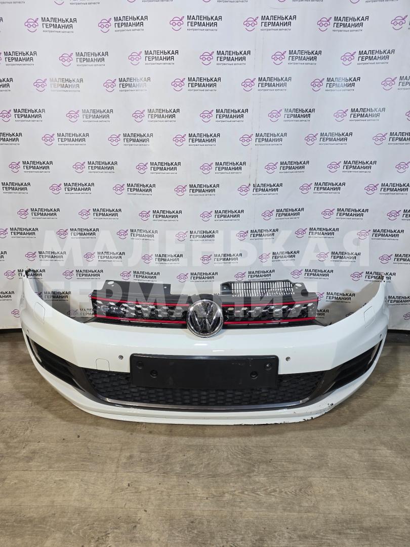 бампер передний Volkswagen Golf GTI 6 поколение 2011, 2.0 л., CCZB, бензин, робот, b4/b9a белый, хетчбэк 5 дв., передний привод, правый руль, 5K0807217CD, 5K0807221T, 5K0607261, 5K0807262, 5K0941699C, 5K0941700C, 5K0853677C, 5K0955978A, 5K0955970, 5K0853651AK - фото №1