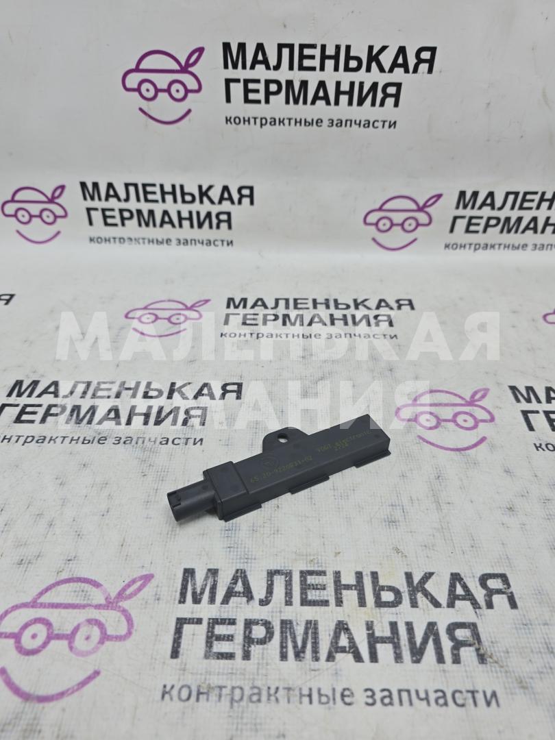 Антенна системы комфортного доступа BMW 6 серия F06/F12/F13 2012, 4.4 л., N63 B44 B, бензин, АКПП, alpinweiss 3 (300), хетчбэк 5 дв., задний привод, правый руль, 65209220831, 9220831 - фото №1