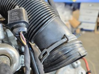 патрубок турбины Volkswagen Passat B8 2015, 1.8 л., CJSA, бензин, робот, 2t/c9x чёрный перламутр, седан, правый руль, 5Q0129654P, 5Q0129656D