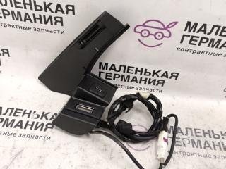 разъем AUX / USB Mercedes-Benz C-Класс W204 [рестайлинг] W204.048 2012, 1.8 л., M 271.860, бензин, АКПП, 149 белый, седан, задний привод, правый руль, A2078210411, A1728200515, A2048205115