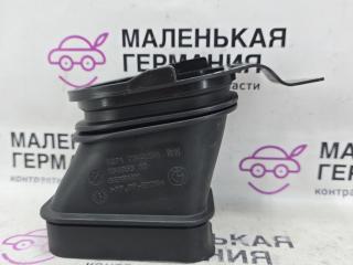 патрубок воздушного фильтра BMW M5 F10 2012, 4.4 л., S63 B44 B, бензин, робот, 300 alpinweiss 3, седан, задний привод, правый руль, 13717843294, 7843294