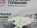 моторчик стеклоподъемника передний правый BMW 5 серия G30/G31 G30 2017, 2.0 л., B47 D20 A, дизель, АКПП, black sapphire metallic (475), седан, задний привод, правый руль, 51337455081, 7455081 - фото №6
