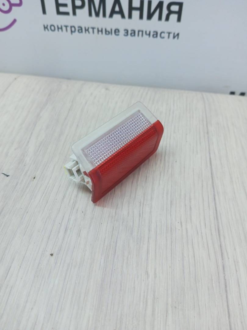 фонарь освещения пространства для ног Mercedes-Benz C-Класс W205/S205/C205 2014, 2.0 л., M 274.920, бензин, АКПП, белый, седан, задний привод, правый руль, A0028201901, A008202503 - фото №1