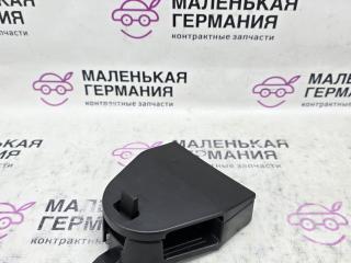Крепление знака аварийной остановки Volkswagen Passat B8 2015, 1.8 л., CJSA, бензин, робот, 2t/c9x чёрный перламутр, седан, правый руль, 3G5860285