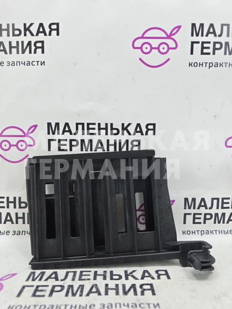 кронштейн (крепление) Mercedes-Benz A-Класс W176 2013, 2.0 л., M 270.920, бензин, робот, серый, хетчбэк 5 дв., передний привод, правый руль, A2465452940 - фото №1