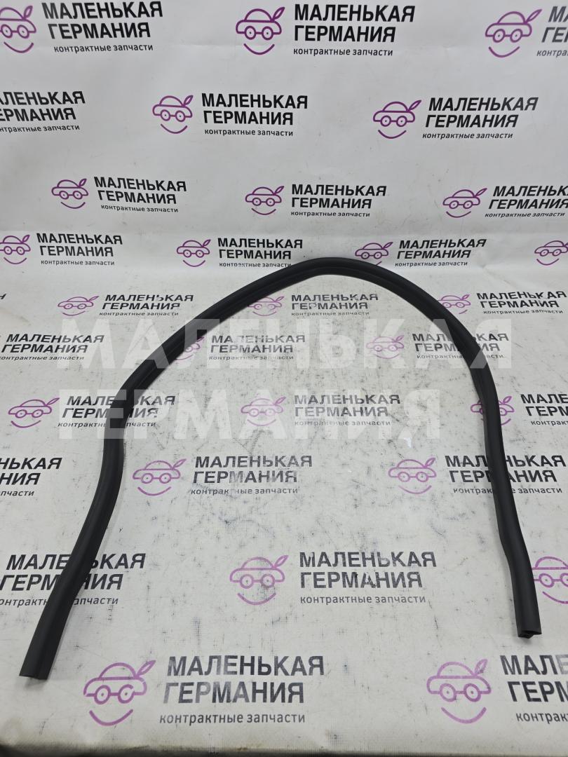 уплотнитель подкапотного пространства Volkswagen Passat B8 2015, 1.8 л., CJSA, бензин, робот, 2t/c9x чёрный перламутр, седан, правый руль, 3G0823723 - фото №1