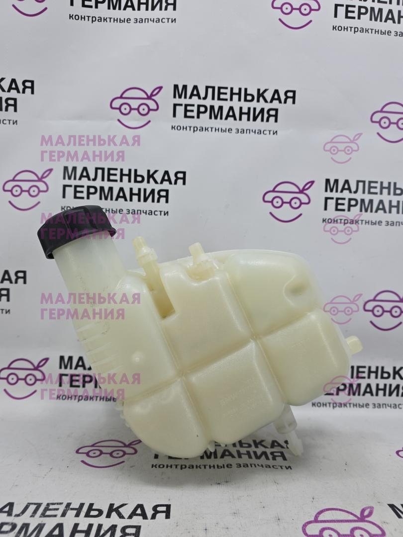 бачок расширительный BMW X1 F48 2016, 2.0 л., B47 C20 A, дизель, АКПП, alpinweiss 3 (300), передний привод, правый руль, 17137617362, 7617362 - фото №1