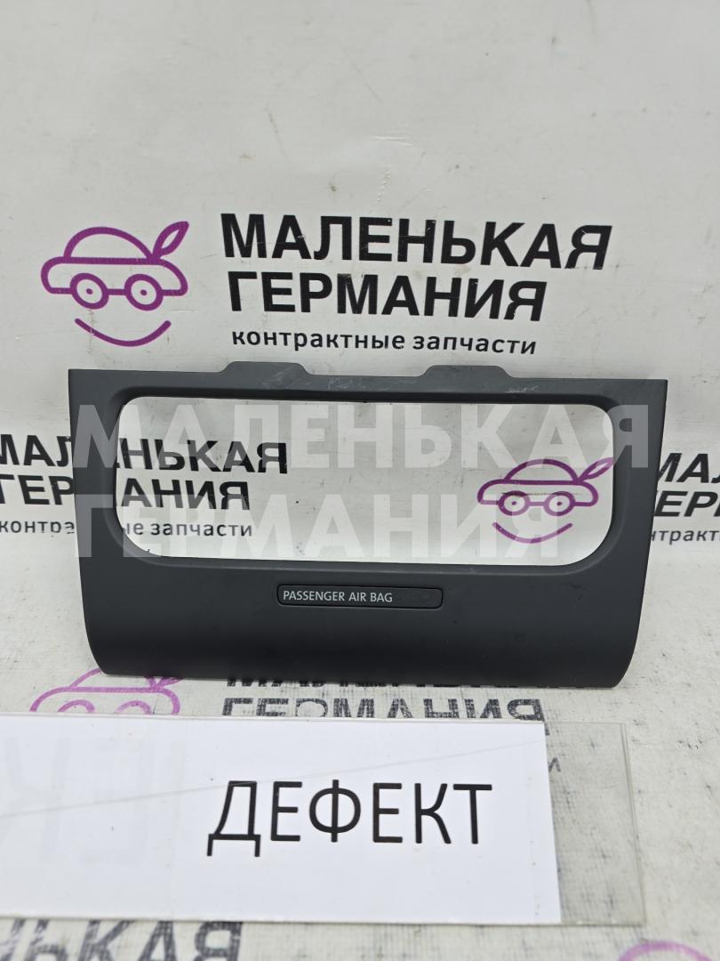 рамка блока управления климой Volkswagen Golf GTI 6 поколение 2011, 2.0 л., CCZB, бензин, робот, b4/b9a белый, хетчбэк 5 дв., передний привод, правый руль, 5K0858069P, 5K0919234A, 4B0971832 - фото №1