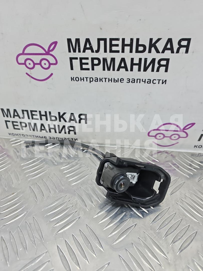 камера заднего вида BMW 1 серия F20/F21 F20 2013, 3.0 л., N55 B30 A, бензин, АКПП, 300, u300 — alpinweiss iii, хетчбэк 5 дв., задний привод, правый руль, 66539240358, 9240358, 51128054058, 8054058, 9182930 - фото №1