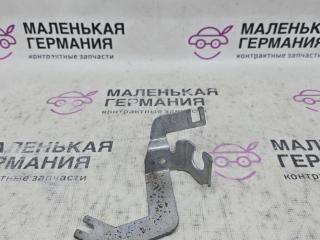 кронштейн (крепление) Volkswagen Golf GTI 6 поколение 2011, 2.0 л., CCZB, бензин, робот, b4/b9a белый, хетчбэк 5 дв., передний привод, правый руль, 1K0611841F