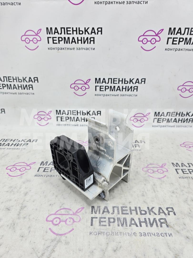 кронштейн радиатора BMW X5 G05 (2018 - 2026), 3.0 л., B58B30C, бензин, черный, полный привод, 17118642753, 8642753, 51117421635, 7421635 - фото №1