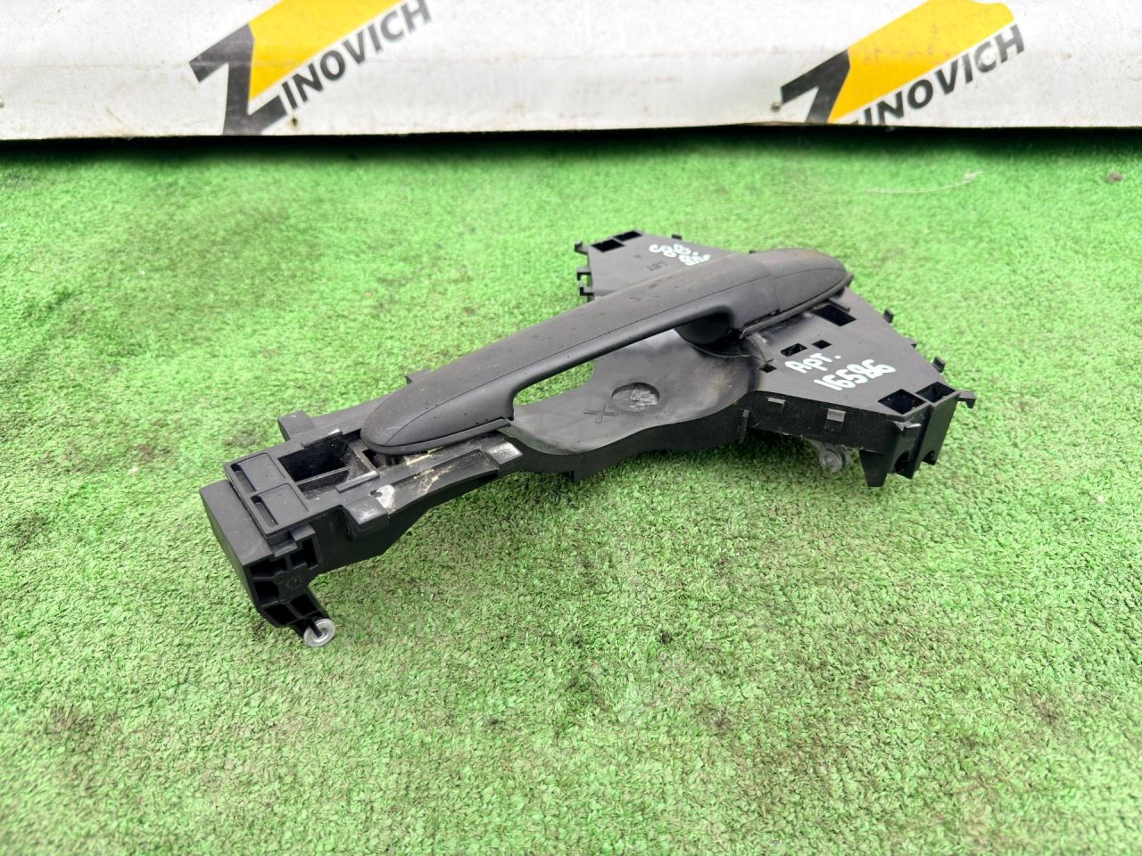 ручка наружная двери сдвижной Mercedes-Benz Sprinter 2 поколение (W906) (2006 - 2014), A9067601234, A9067600834, A9067600120 - фото №1