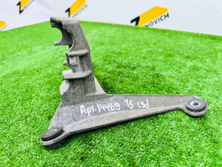 кронштейн (крепление) Volkswagen Transporter T5 (2003 - 2009), 1.9 л., дизель, 7H0711781C, 357711798