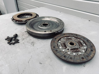 комплект сцепления Volkswagen Golf 3 поколение (1991 - 2000), 1.9 л., 1X, дизель, 037105271K