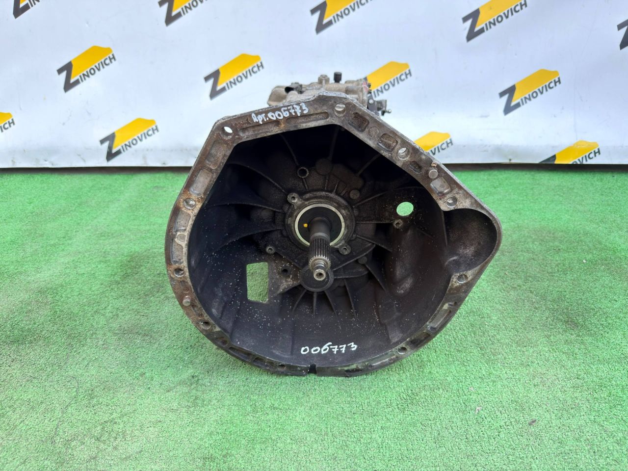 КПП механическая (МКПП) Mercedes-Benz Sprinter Classic (W909) 1 поколение (2013 - 2018), 2.2 л., дизель, 6МКПП, задний привод, R9062610003, 711.683, R9062610200, 711683, A9062606901 - фото №1
