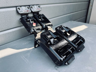 петля двери Mercedes-Benz Sprinter W907/W910 (2018 - 2026), A9107409500, A9107408900, A9107409000, A9107409600