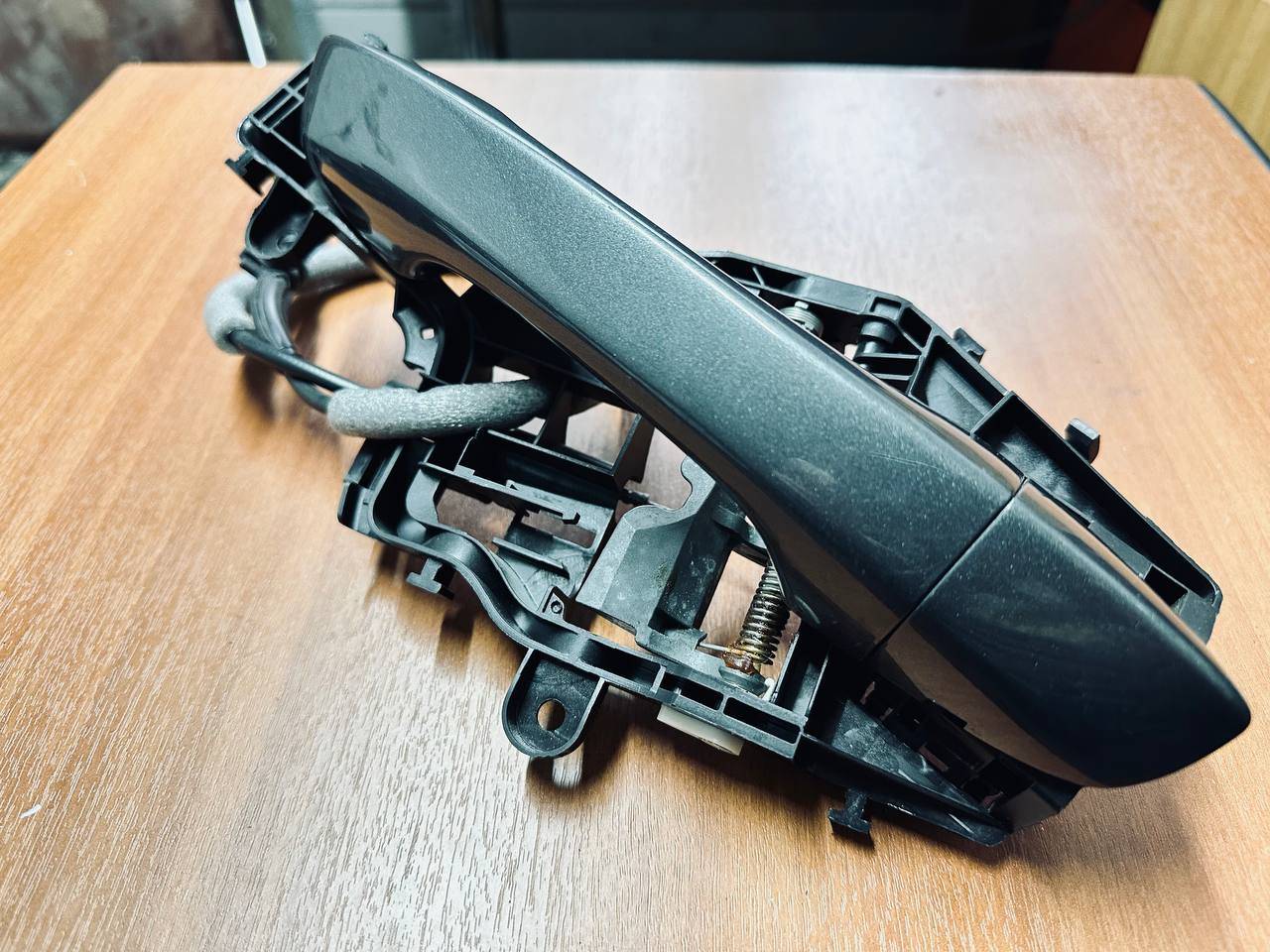 ручка наружная задняя левая Volkswagen Tiguan 2 поколение (2016 - 2020), 0107285940X, 0107285940, 510837017B - фото №1