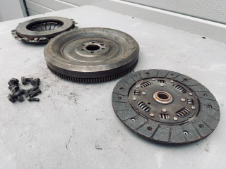 комплект сцепления Volkswagen Golf 3 поколение (1991 - 2000), 1.9 л., 1X, дизель, 037105271K