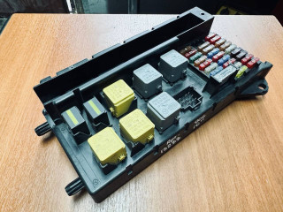 блок предохранителей Mercedes-Benz Sprinter 2 поколение (W906) (2006 - 2014), A9065454701, A0025422619, A0009828123, 0035420219