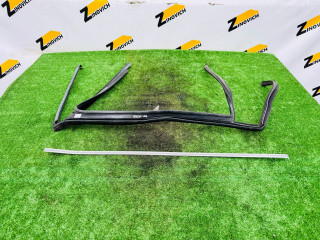 Уплотнитель стекла Volkswagen Tiguan 2 поколение (2016 - 2020), 5NA839431G, 5NA839432G, 5NA839643, 5NA839727