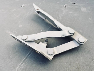 петля капота левая BMW 5 серия E60/E61 (2002 - 2007), 41617008727