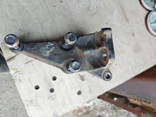 кронштейн генератора Toyota Corolla 10 поколение (E140/E150) (2007 - 2010), 1.4 л., 4ZZ-FE, бензин, МКПП, седан