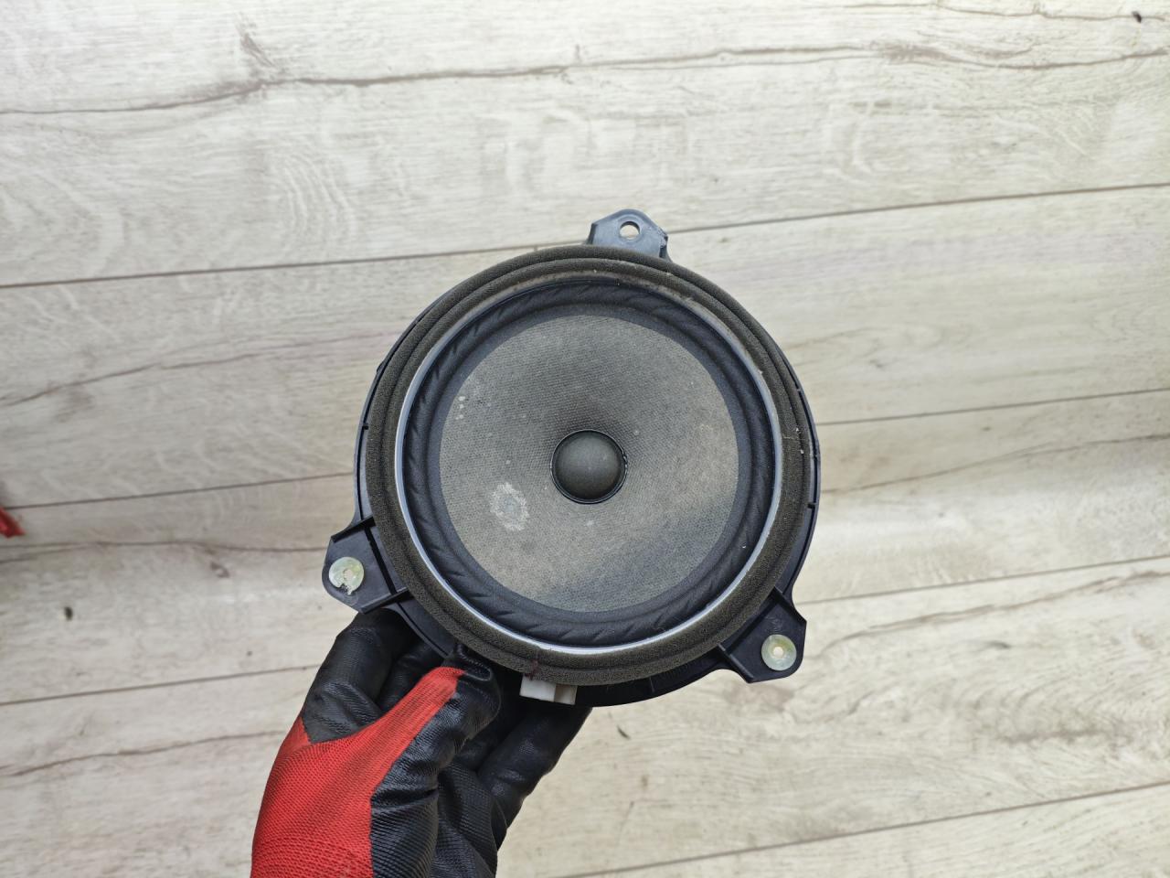 динамик двери Toyota Corolla 10 поколение (E140/E150) (2007 - 2010), 1.4 л., 4ZZ-FE, бензин, МКПП, седан, 86160-2B580 - фото №1