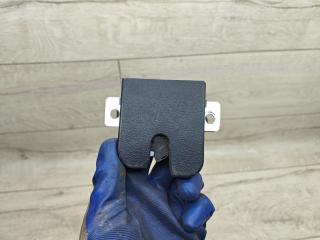 замок багажника Volkswagen Transporter T5 (2003 - 2009), 2.5 л., AXD, дизель, МКПП, микроавтобус, 7H0827526