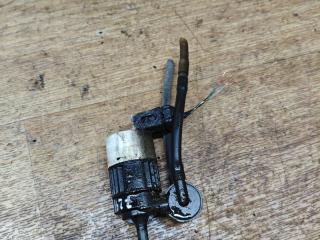 насос (моторчик) омывателя стекла Nissan Almera N16 2003, 2.2 л., дизель, МКПП, хетчбэк 5 дв.