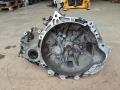 КПП механическая (МКПП) Toyota Yaris P1 2001, 1.3 л., 2NZ-FE, бензин, МКПП, хетчбэк 5 дв. - фото №2
