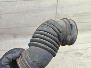 патрубок воздушного фильтра Toyota Corolla 10 поколение (E140/E150) (2007 - 2010), 1.4 л., 4ZZ-FE, бензин, МКПП, седан, 17881-22150