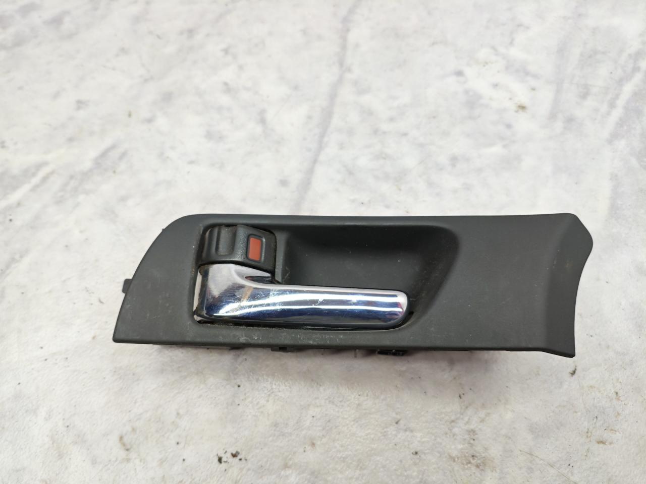 ручка внутренняя передняя левая Toyota Avensis 2 поколение (T250) 2006, 1.8 л., бензин, МКПП, седан - фото №1