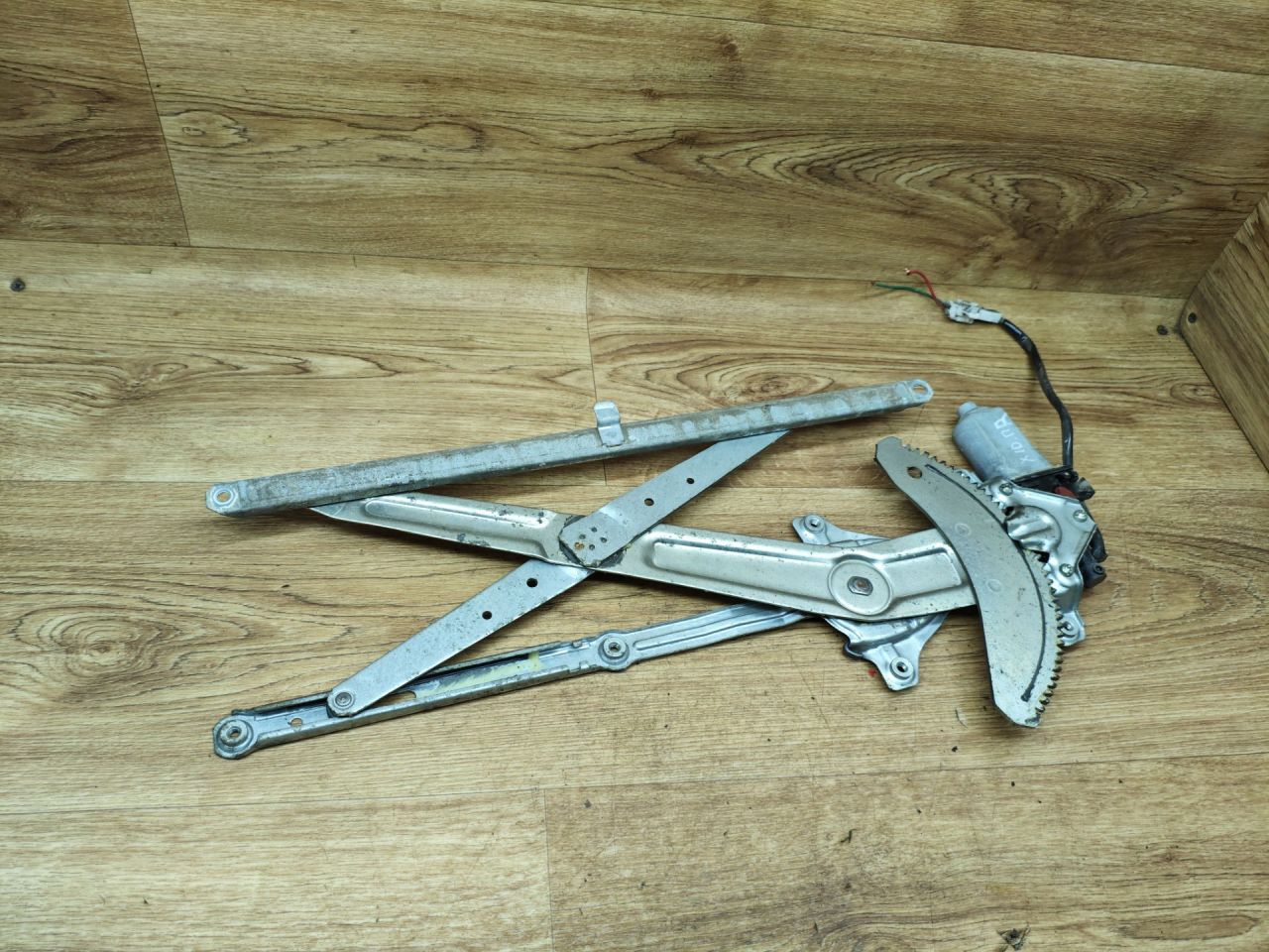 стеклоподъемник электрический передний правый Toyota Picnic 1 поколение 1998, 2.2 л., 3C-TE, дизель, МКПП, минивэн - фото №1