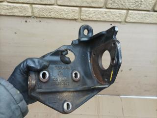 кронштейн ТНВД Volkswagen Transporter T4 1996, 2.4 л., AAB, дизель, МКПП, микроавтобус, 074130147