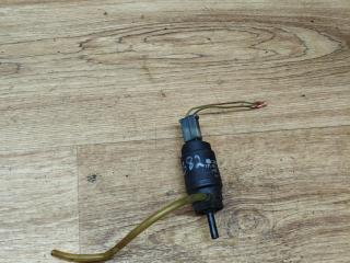 насос (моторчик) омывателя стекла Volkswagen Transporter T4 1996, 2.4 л., AAB, дизель, МКПП, микроавтобус