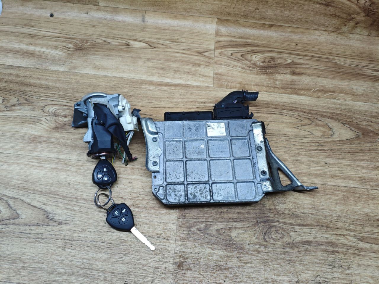 блок управления двигателем Toyota Avensis 3 поколение (T270) 2010, 2.0 л., 1AD-FTV, дизель, МКПП, седан, 276900-0181, 89661-05D30 - фото №1