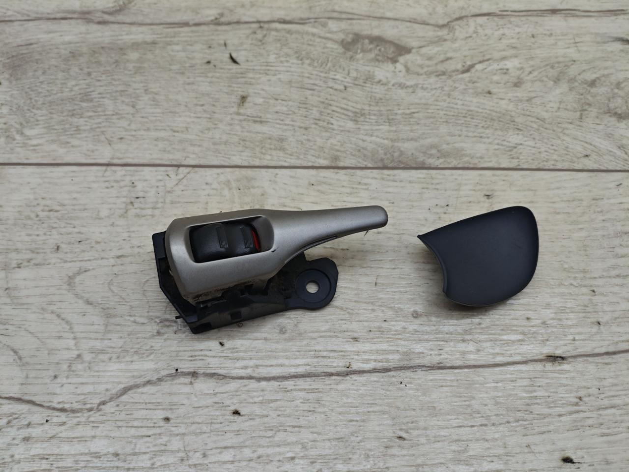 ручка внутренняя передняя левая Toyota Corolla 10 поколение (E140/E150) (2007 - 2010), 1.4 л., 4ZZ-FE, бензин, МКПП, седан, 69278-12140 - фото №1