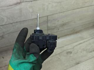 корректор фар Toyota Corolla 10 поколение (E140/E150) 2008, 1.4 л., 4ZZ-FE, бензин, МКПП, седан, 13L2504819A, 13L2600629B