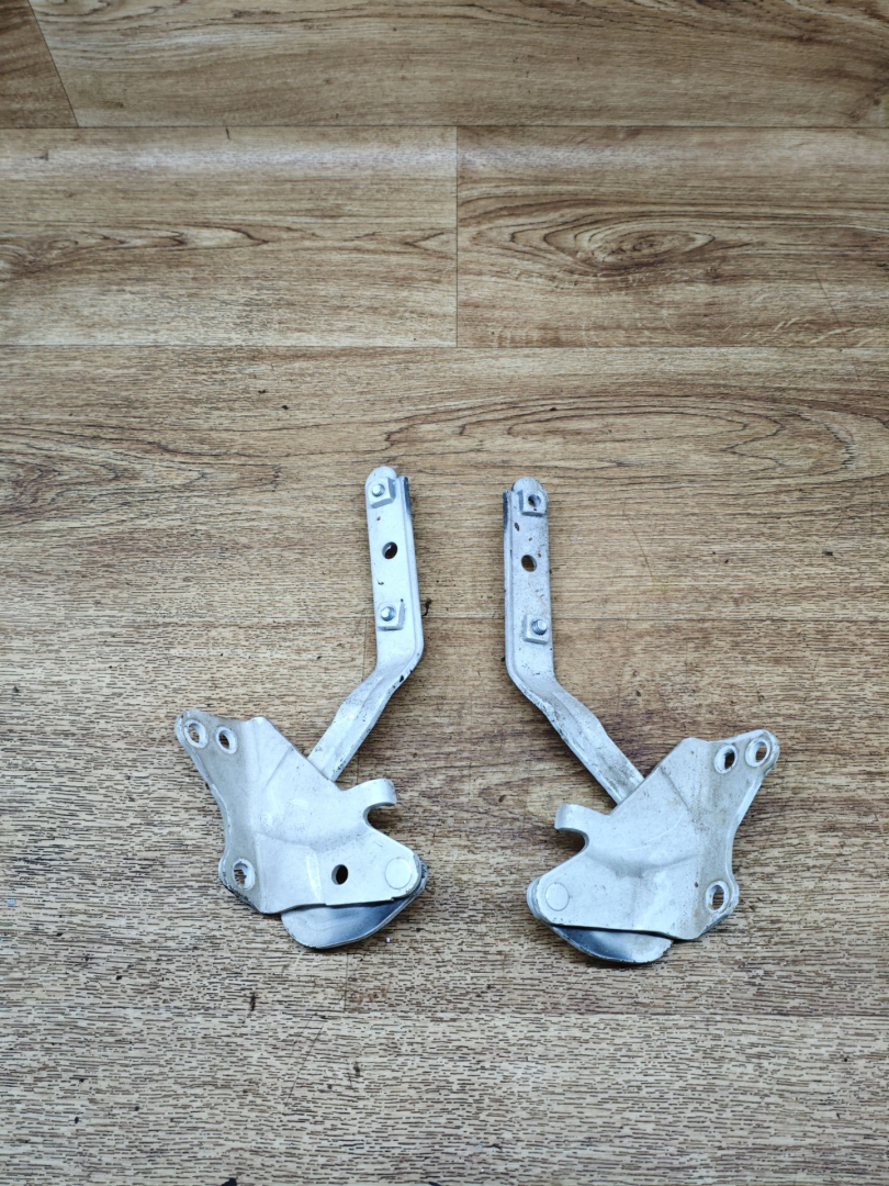 петля капота Mercedes-Benz Vito W639 (2003 - 2010), дизель, МКПП, микроавтобус - фото №1