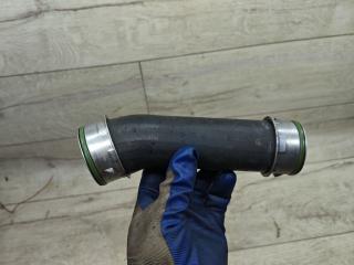 патрубок интеркулера Volkswagen Transporter T5 2005, 2.5 л., AXD, дизель, МКПП, микроавтобус, 7H0145708E