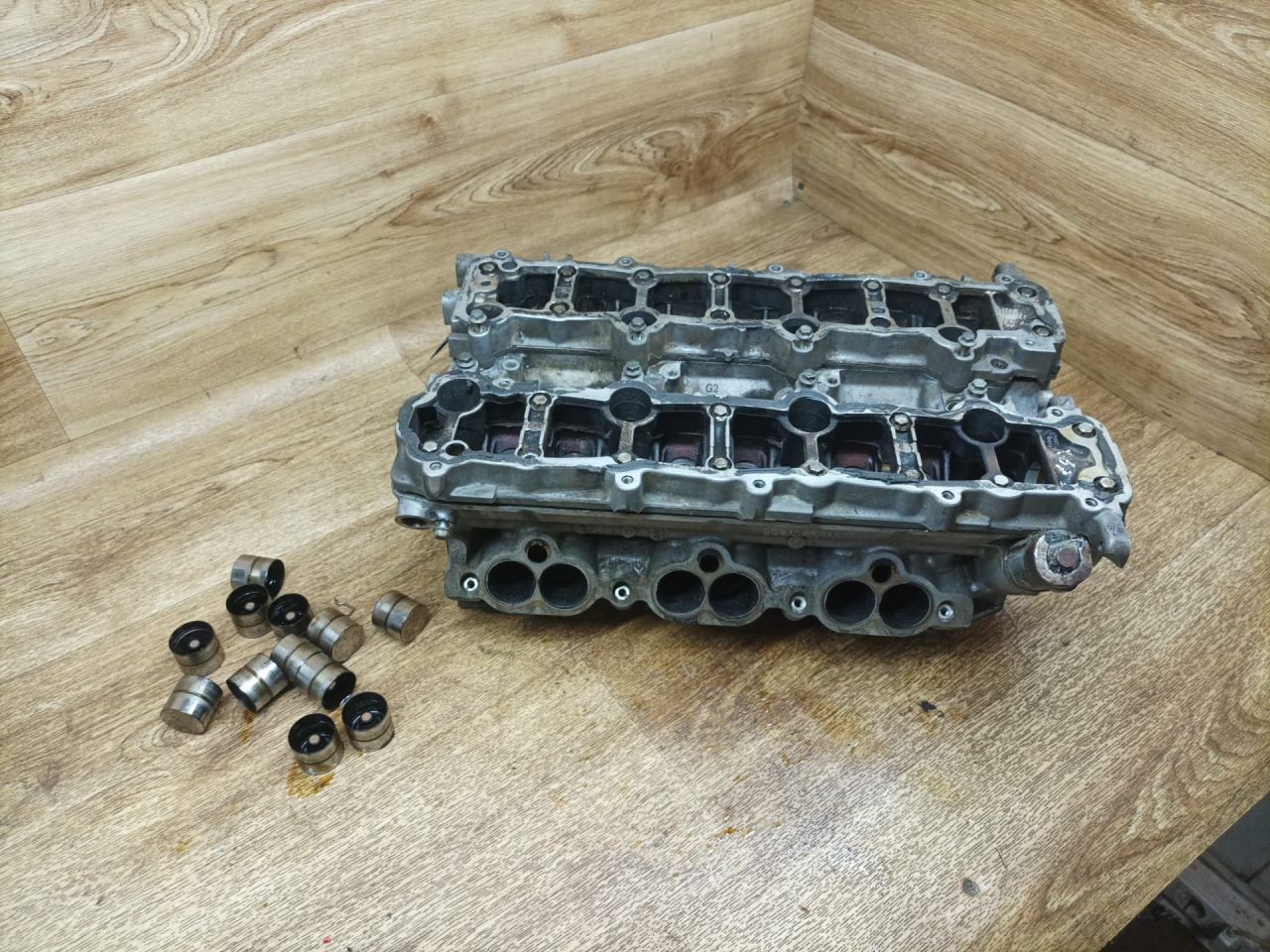 головка блока цилиндров Renault Laguna 2 поколение 2002, 3.0 л., L7X 731, бензин, АКПП, хетчбэк 5 дв., 9631076610 - фото №1