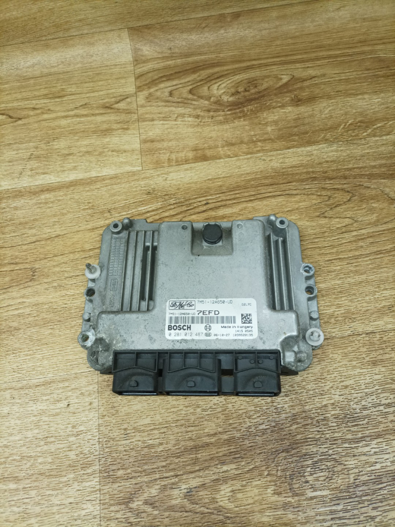 блок управления двигателем Ford Focus 2 поколение 2006, 1.6 л., G8DB, дизель, МКПП, универсал, 7M5112A650UD, 0281012487 - фото №1