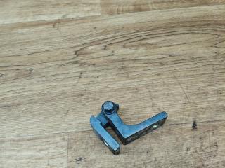 петля двери Skoda Octavia 2 поколение (A5) 2006, 1.6 л., BGU, бензин, МКПП, лифтбэк, 6Y0833402B