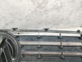 решетка радиатора Volkswagen Transporter T5 2006, 2.5 л., BNZ, дизель, АКПП, микроавтобус, 7H0807101, 7H0807105 - фото №9