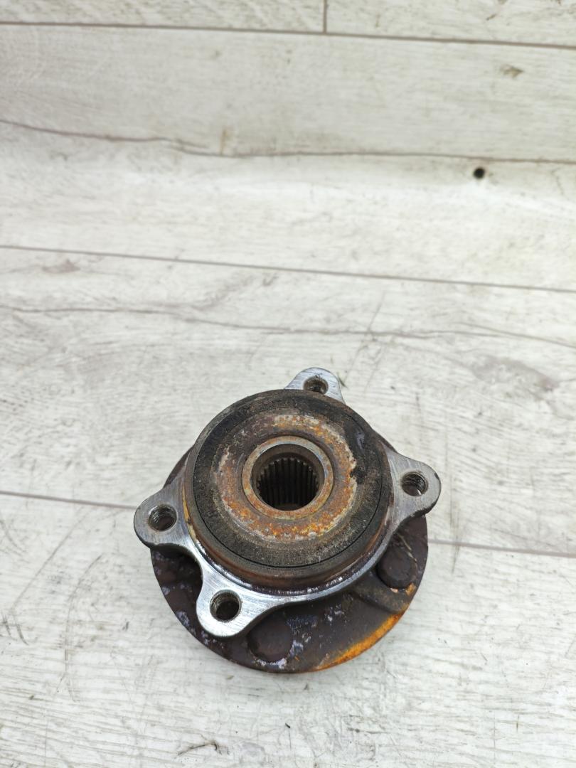 ступица передняя левая Toyota Corolla 10 поколение (E140/E150) (2007 - 2010), 1.4 л., 4ZZ-FE, бензин, МКПП, седан - фото №1