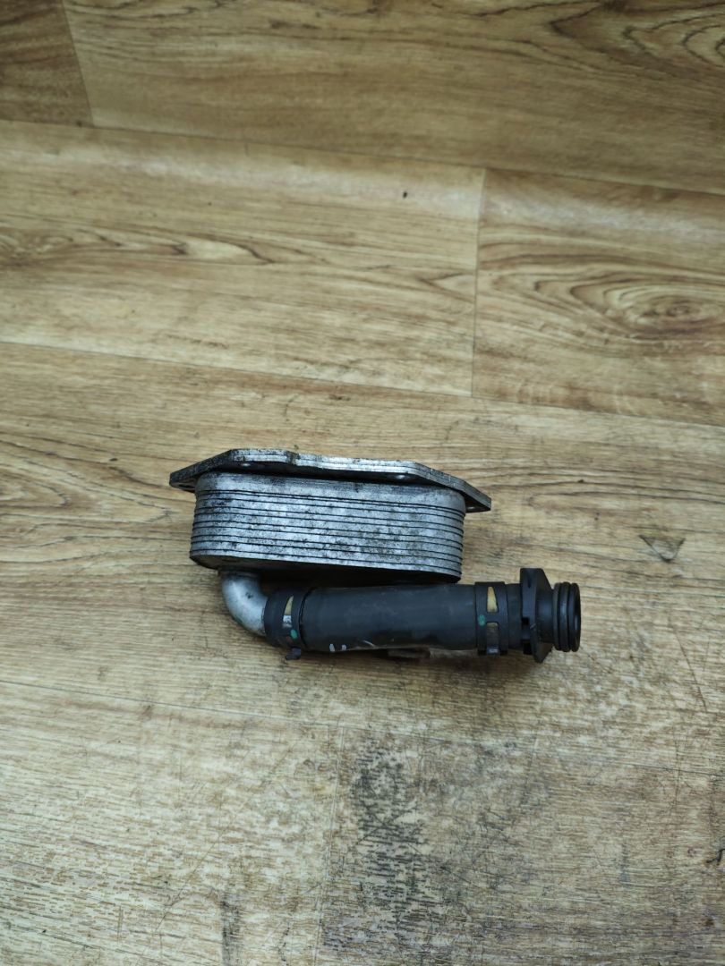 теплообменник масляного фильтра Land Rover Range Rover Evoque L538 2012, 2.2 л., 224DT, дизель, МКПП, внедорожник 5 дв., 9654790880 - фото №1