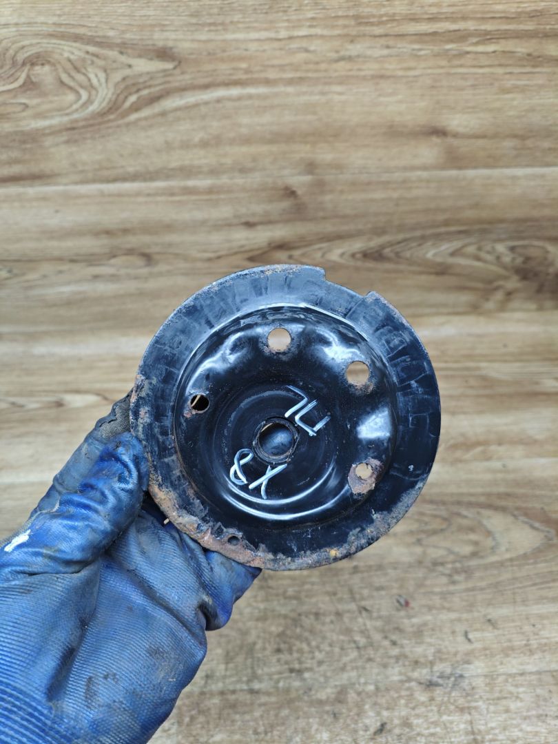 опора амортизатора верхняя (чашка) Toyota Corolla 9 поколение (E120/E130) 2002, 1.4 л., 4ZZ-FE, бензин, МКПП, хетчбэк 5 дв. - фото №1