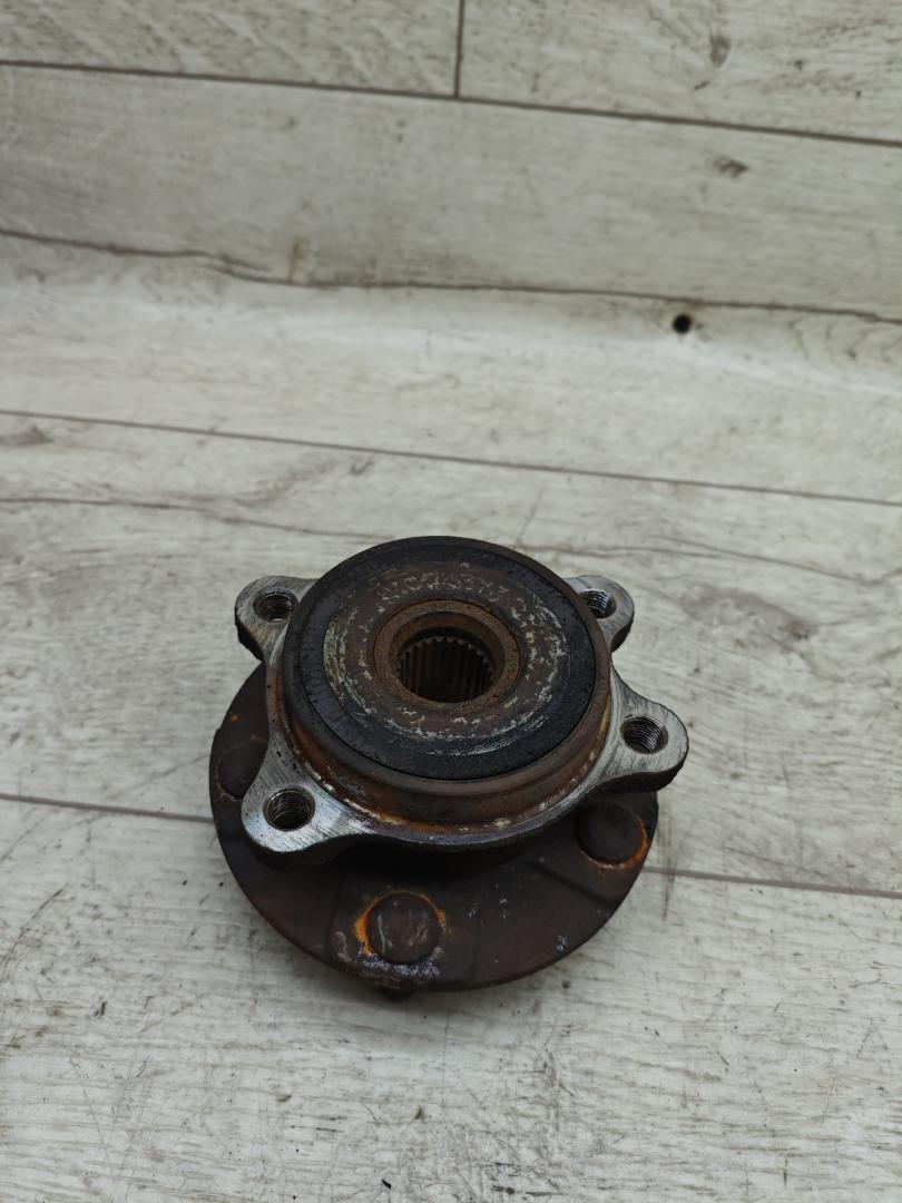 ступица передняя правая Toyota Corolla 10 поколение (E140/E150) (2007 - 2010), 1.4 л., 4ZZ-FE, бензин, МКПП, седан - фото №1